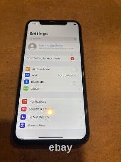 Apple iPhone XS Space Gray -64GB- Straight Talk- (NO FACE ID + Replaced Screen)